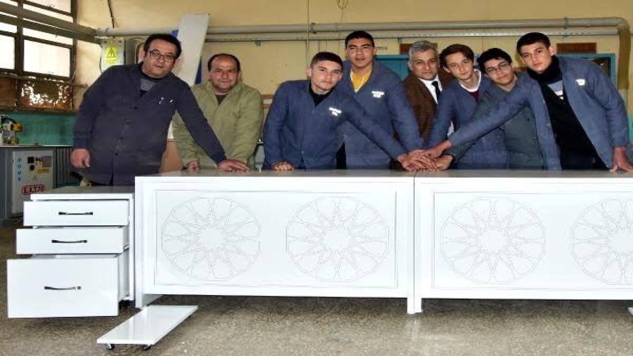 Destek Eğitim Odaları'nın ekipmanlarını lisesiler yaptı