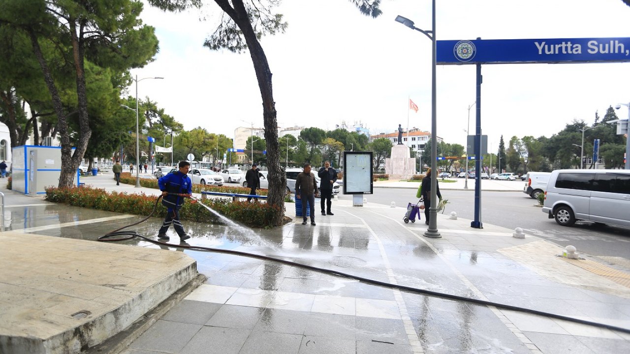 Menteşe’de sokaklar temizlendi