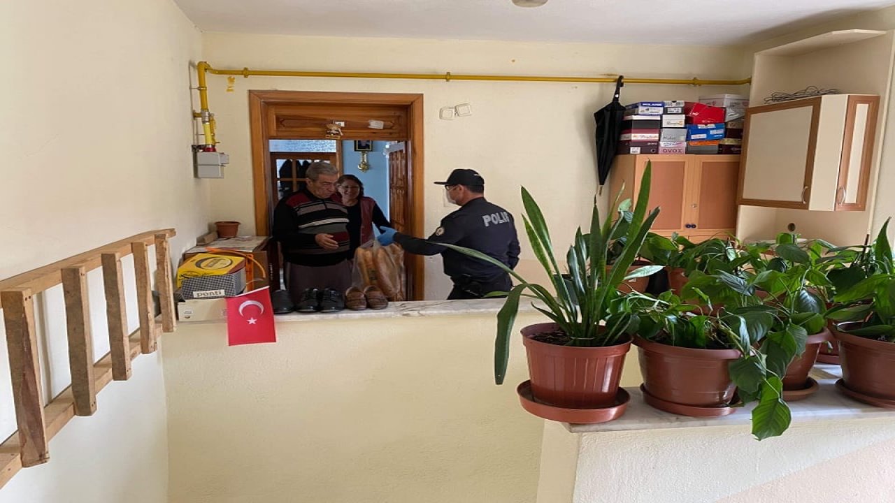 Sokağa Çıkamayan Şehit Babasının İhtiyacını Polis Karşıladı