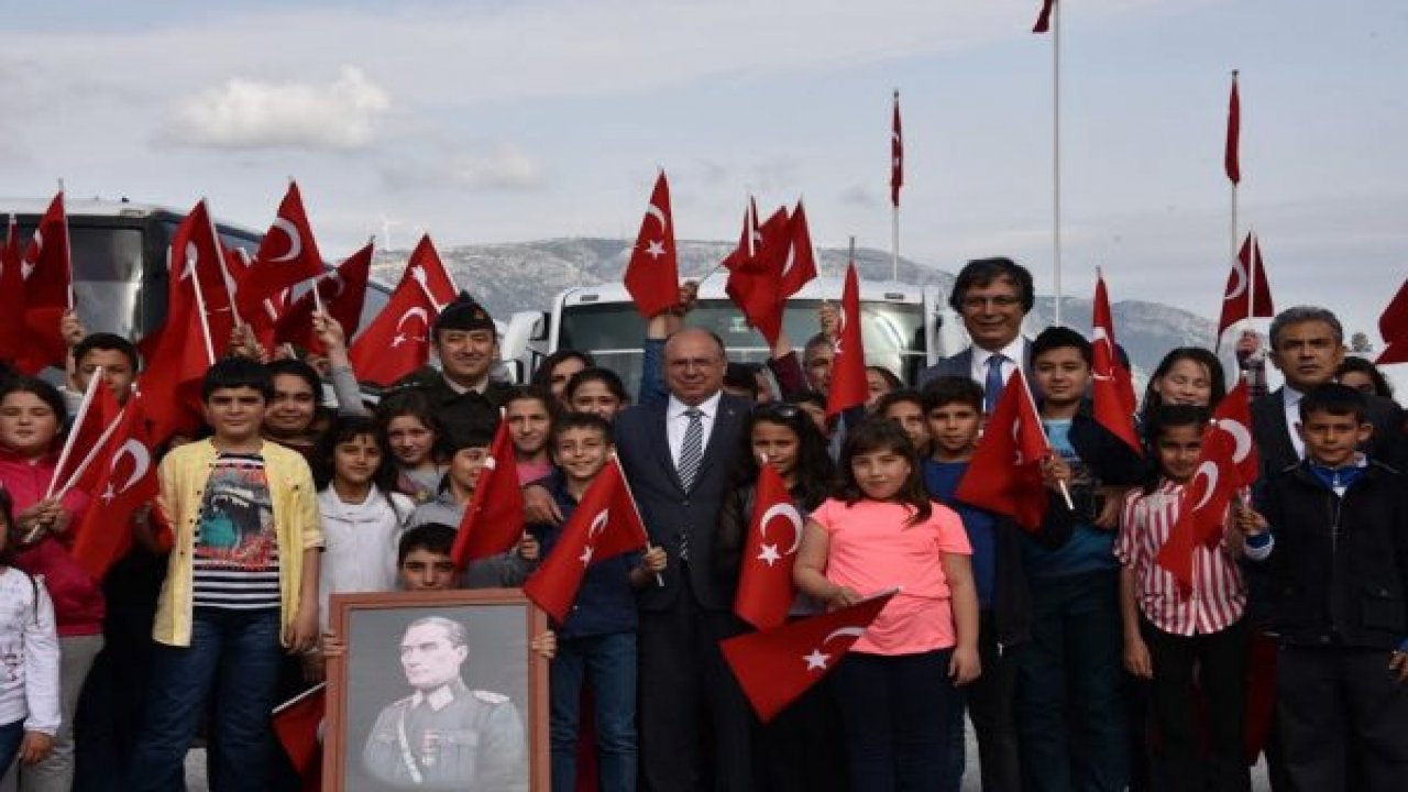 Çocuklara 23 Nisan hediyesi