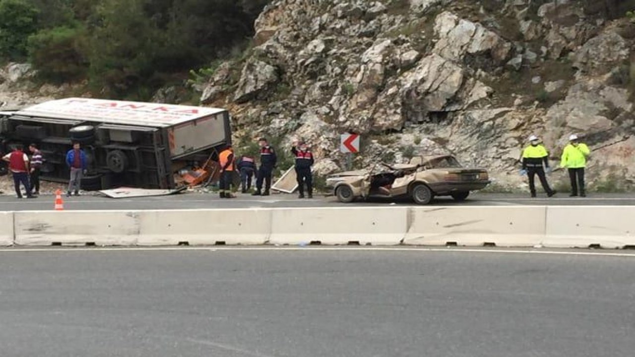 Muğla'da kamyon ile otomobil çarpıştı: 4 yaralı