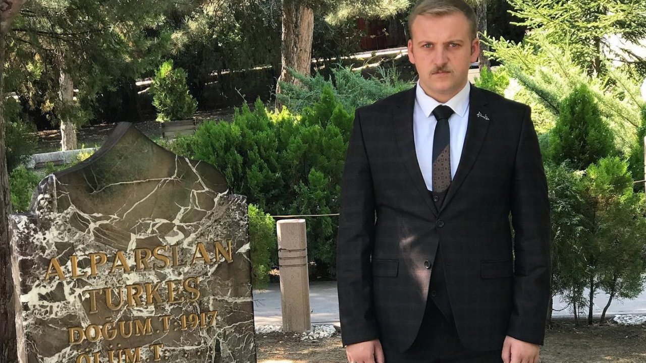 Demirel, Alparslan Türkeş’i 23. ölüm yıldönümünde andı