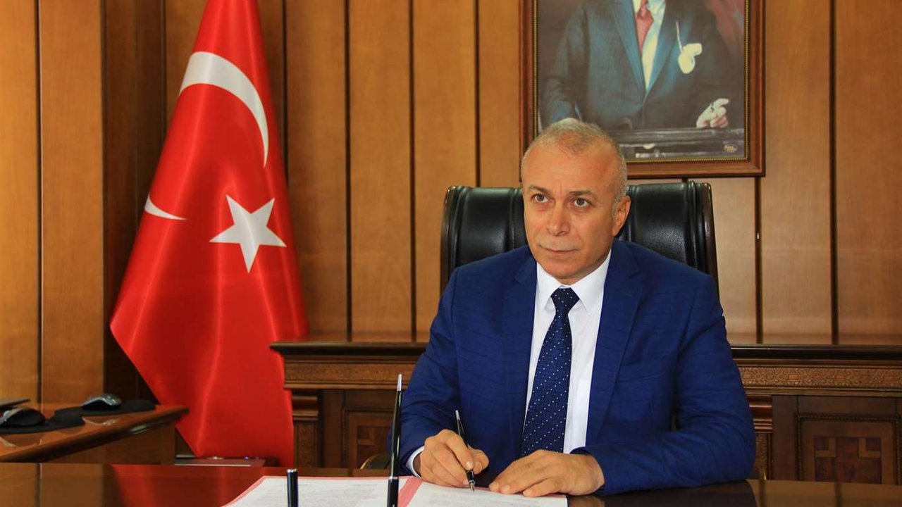 Maske üretimi yapan sürücüye emniyet müdüründen maske uyarısı