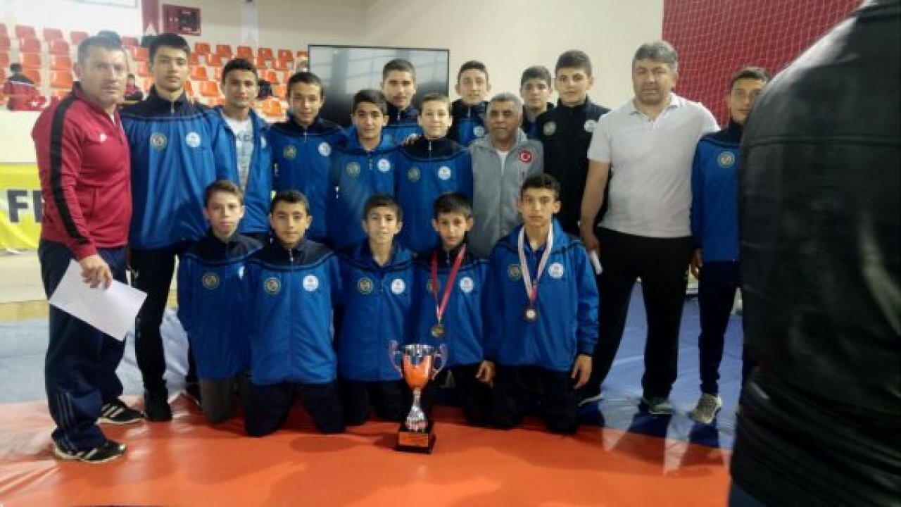 Güreşçiler Yüzümüzü Güldürdü