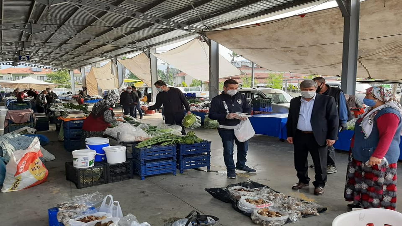 Köyceğiz Belediye Başkanı Kamil Ceylan pazarda denetim yaptı