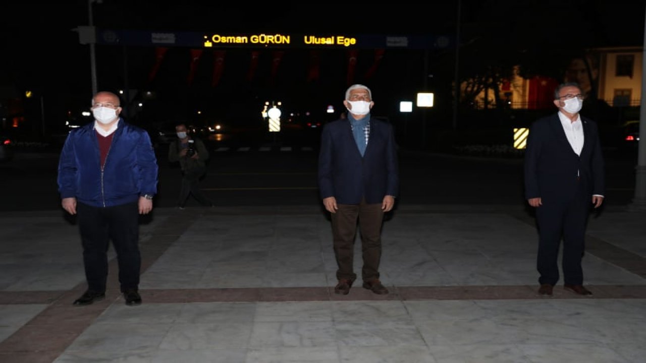 Balkonlarda 23 Nisan coşkusu