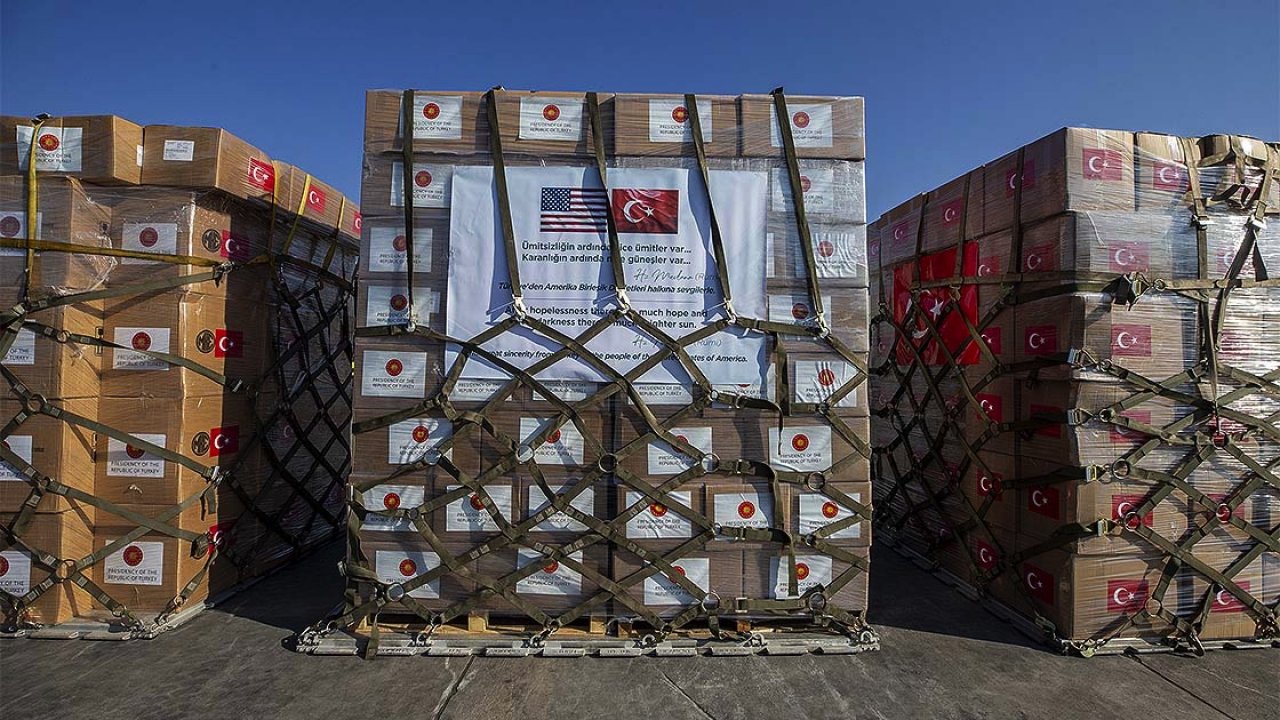 Türkiye'den ABD'ye tıbbi yardım taşıyan askeri nakliye uçağı havalandı