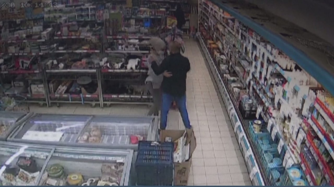 Deprem anı güvenlik kameralarına yansıdı