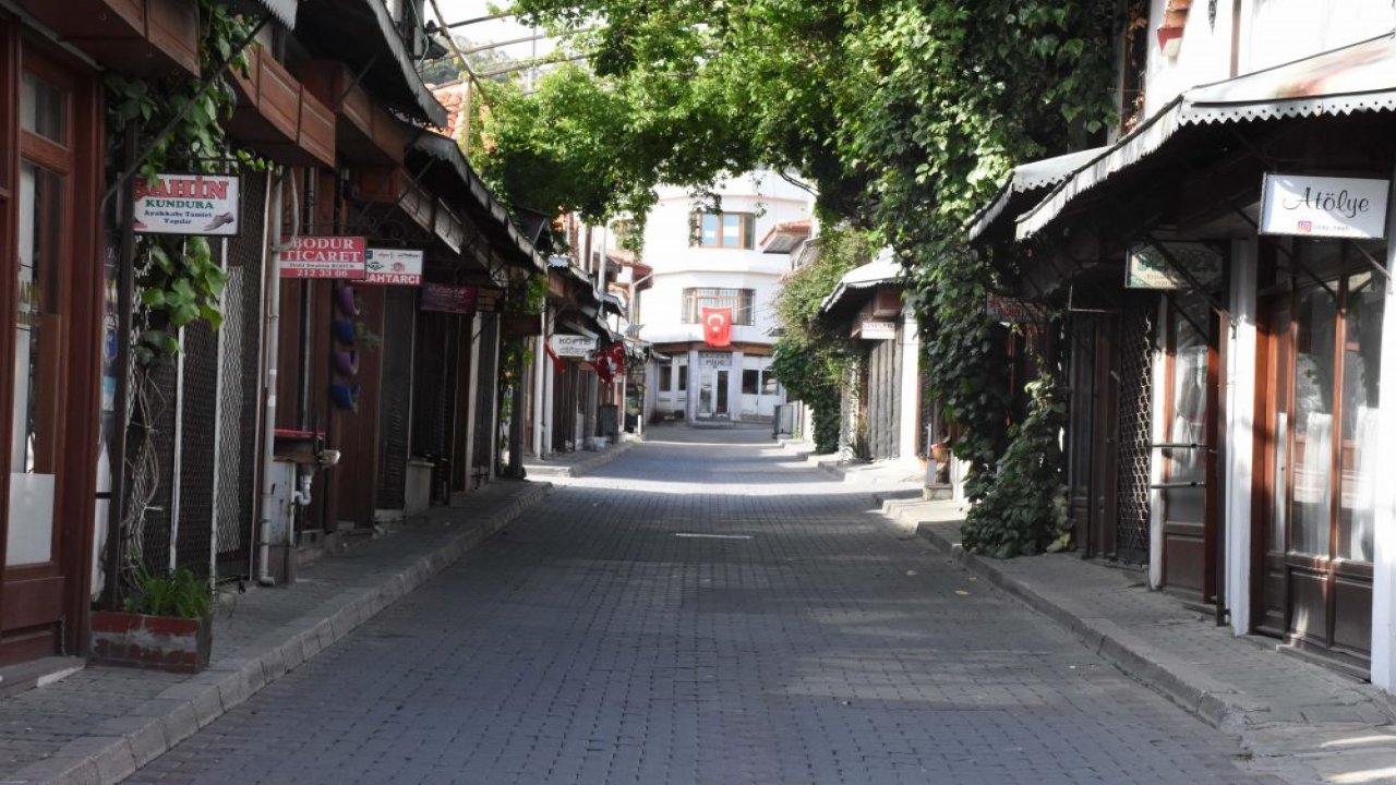 Batı Akdeniz'deki turizm merkezlerinde sessizlik hakim