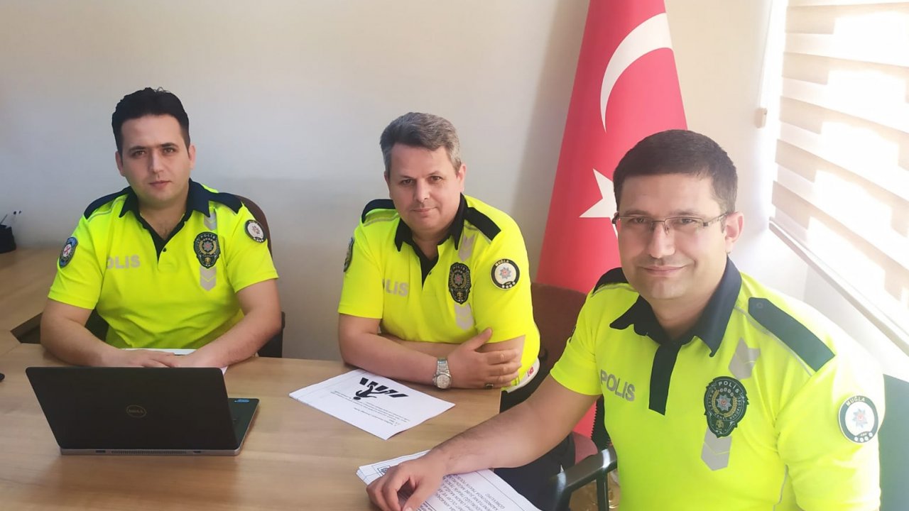Polislerinden öğrencilere uzaktan trafik eğitimi