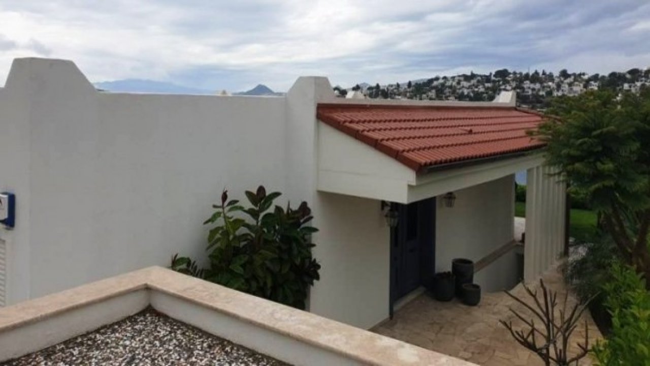 Yılmaz Özdil'in Bodrum'daki kaçak villası mühürlendi. Yıkım 13 Mayıs'ta