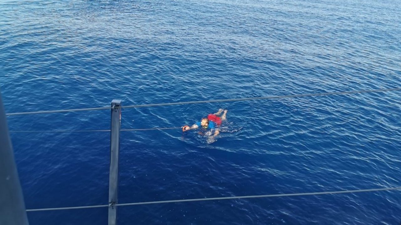 Bodrum'dan İstanköy Adası'na yüzerek geçmeye çalışan sığınmacı yakalandı