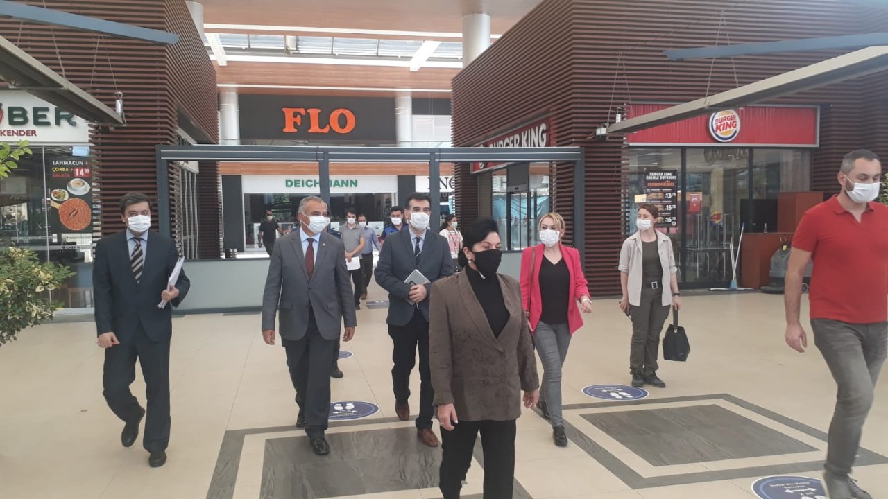 Vali Civelek, AVM ve taksi duraklarını denetledi