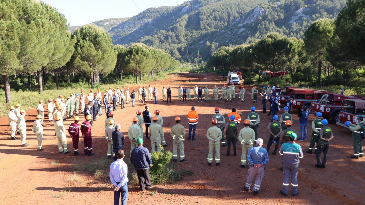 Yangın savaşçıları eğitimden geçiriliyor