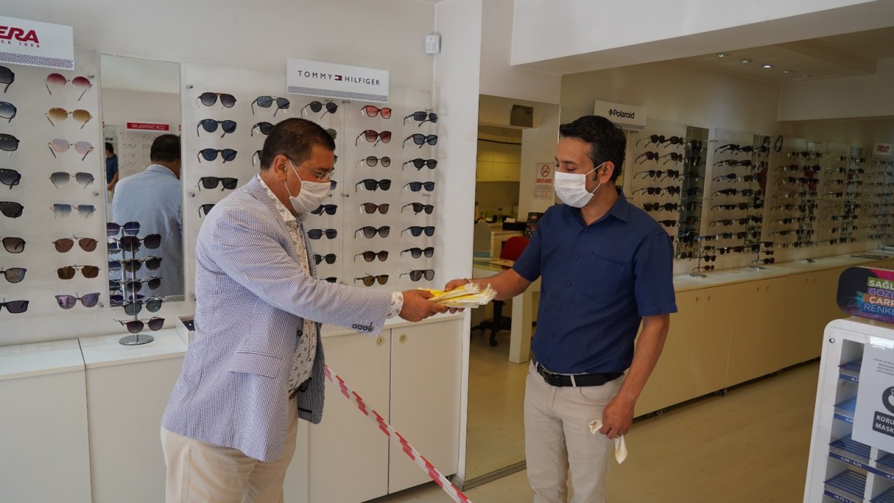 Milas esnafına maske