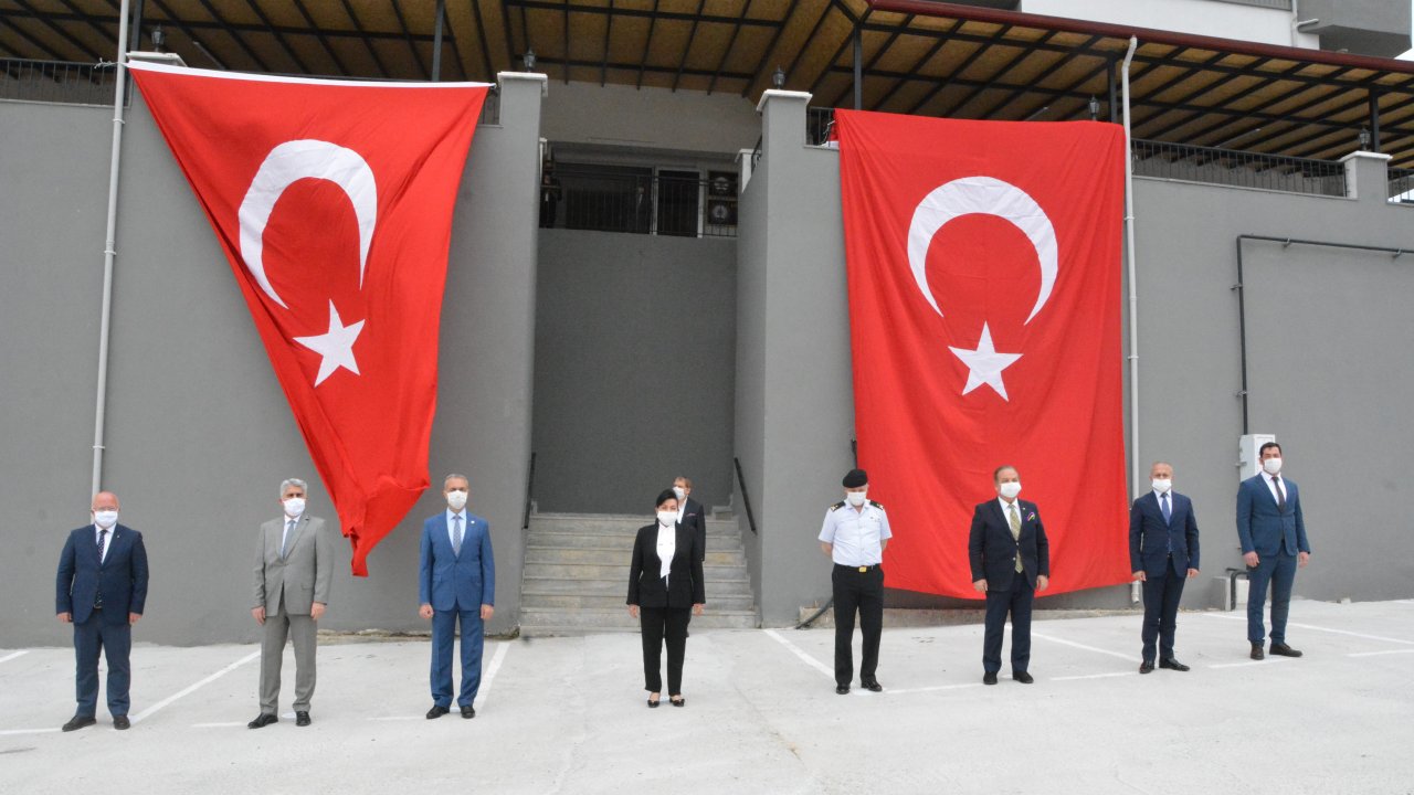 Vali Civelek, KOM’un yeni binasını inceledi