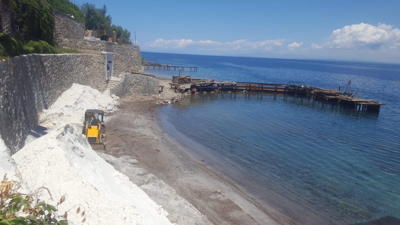 Sahillerdeki beyaz kuma inceleme başlatıldı