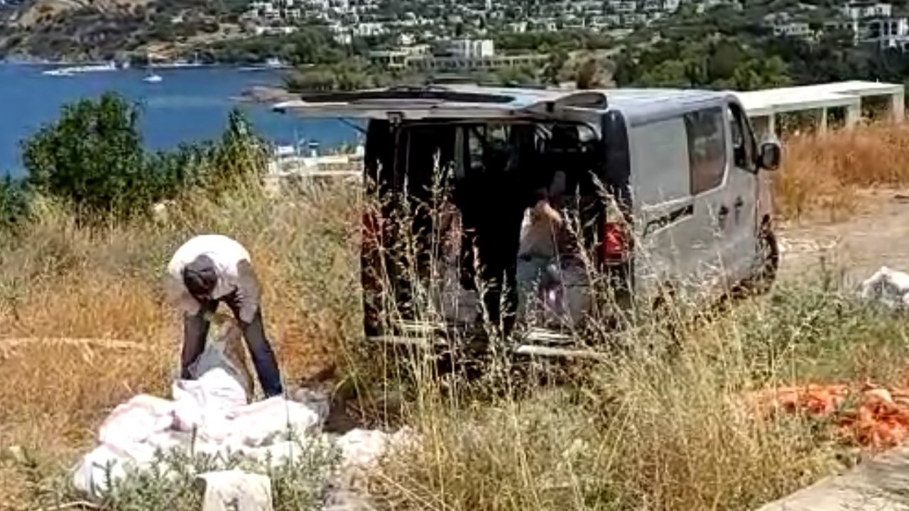 Boş araziye hafriyat döken iki kişiye para cezası