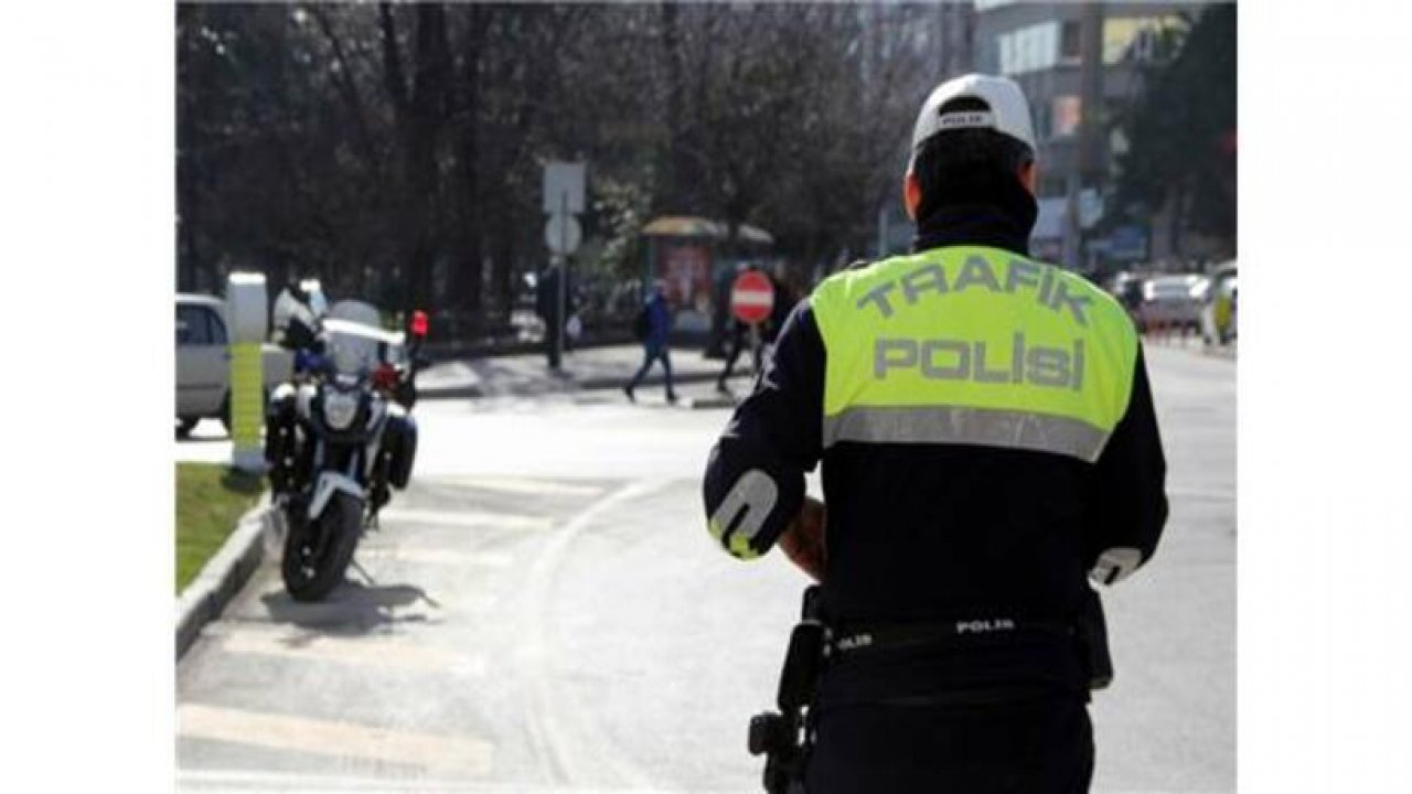 Kasksız motosiklet sürücülerine 8 bin 52 lira ceza kesildi