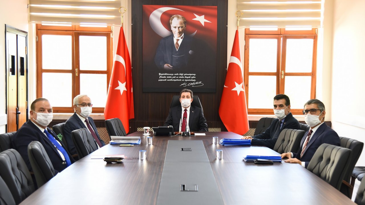 Vali Tavlı, ilin durumu hakkında bilgi aldı