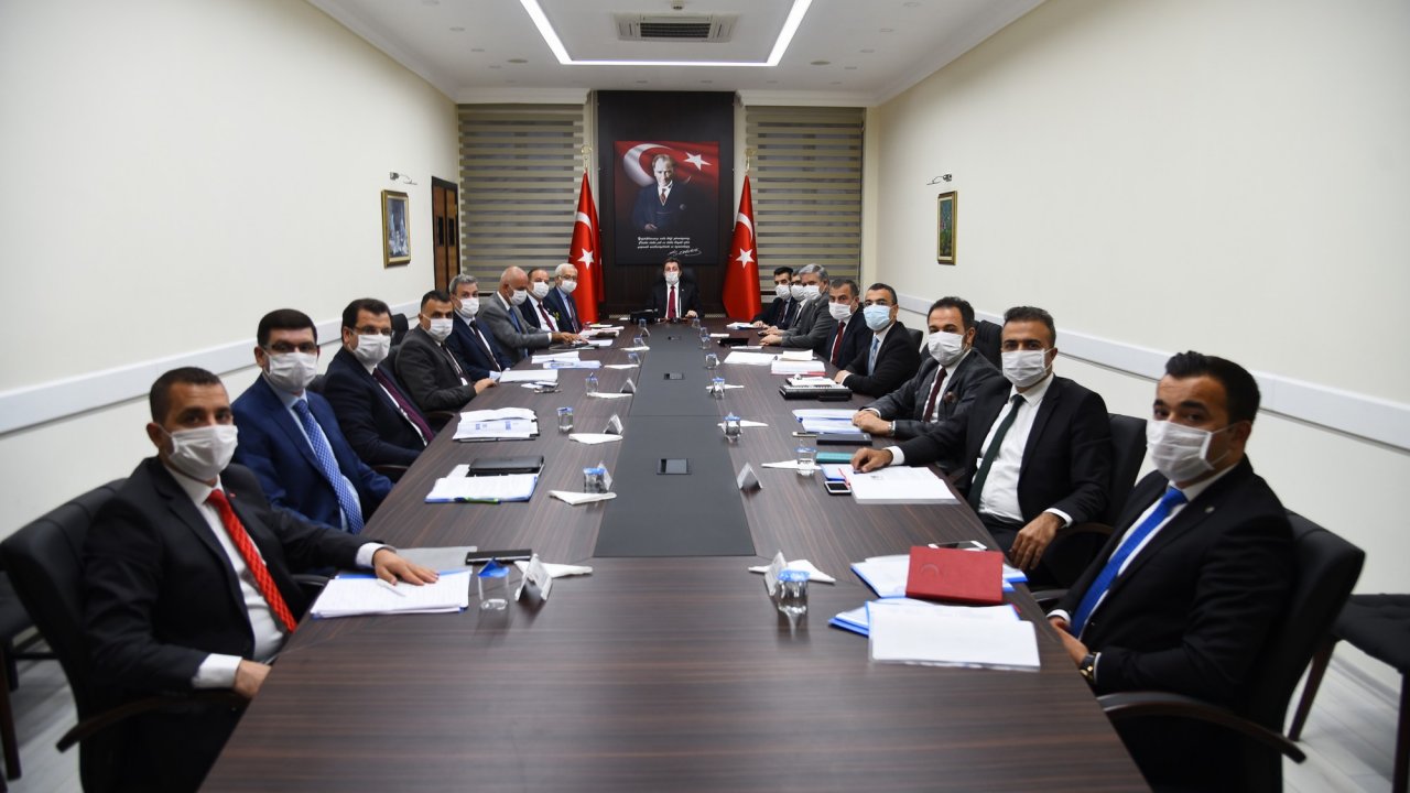 Vali Tavlı, kaymakamlarla bir araya geldi