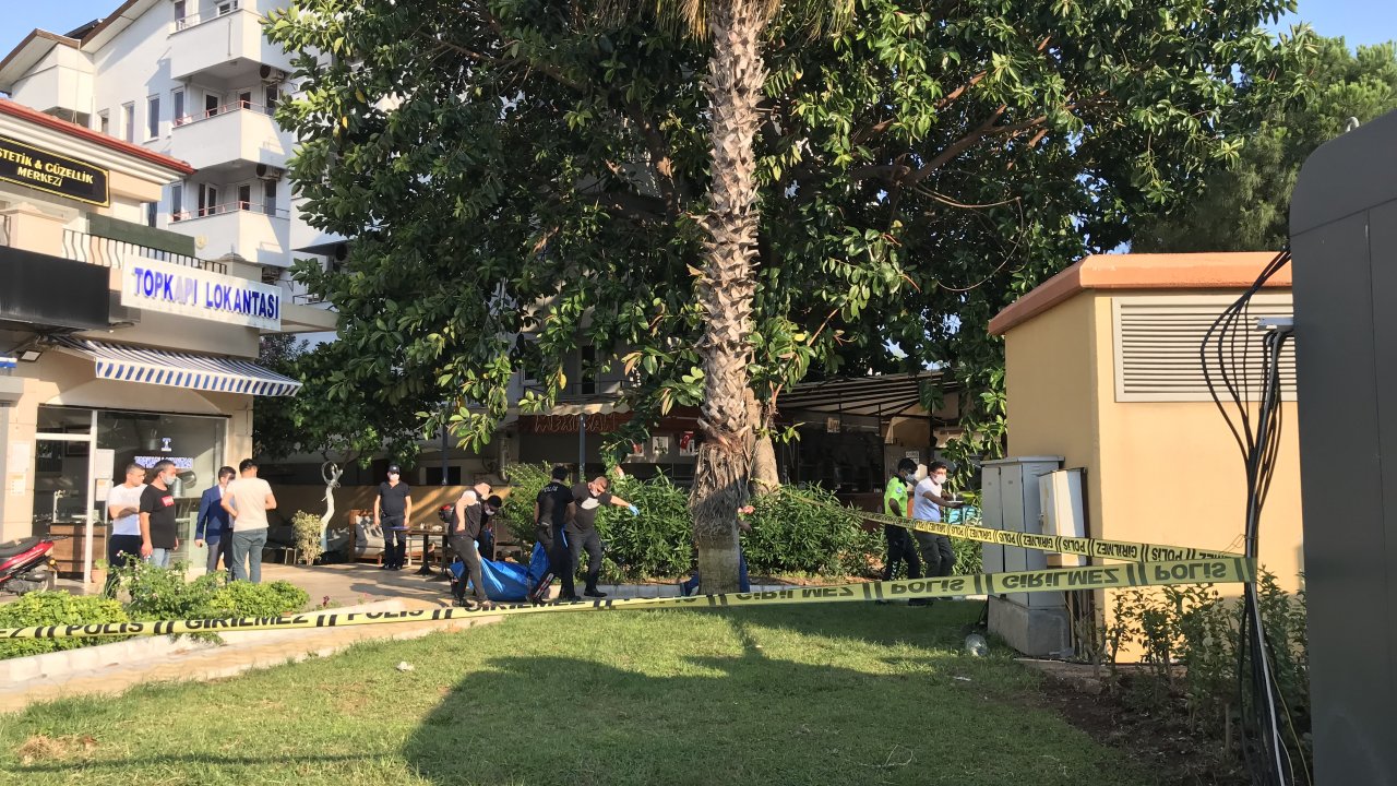 Üzerine su tankı düşen genç öldü