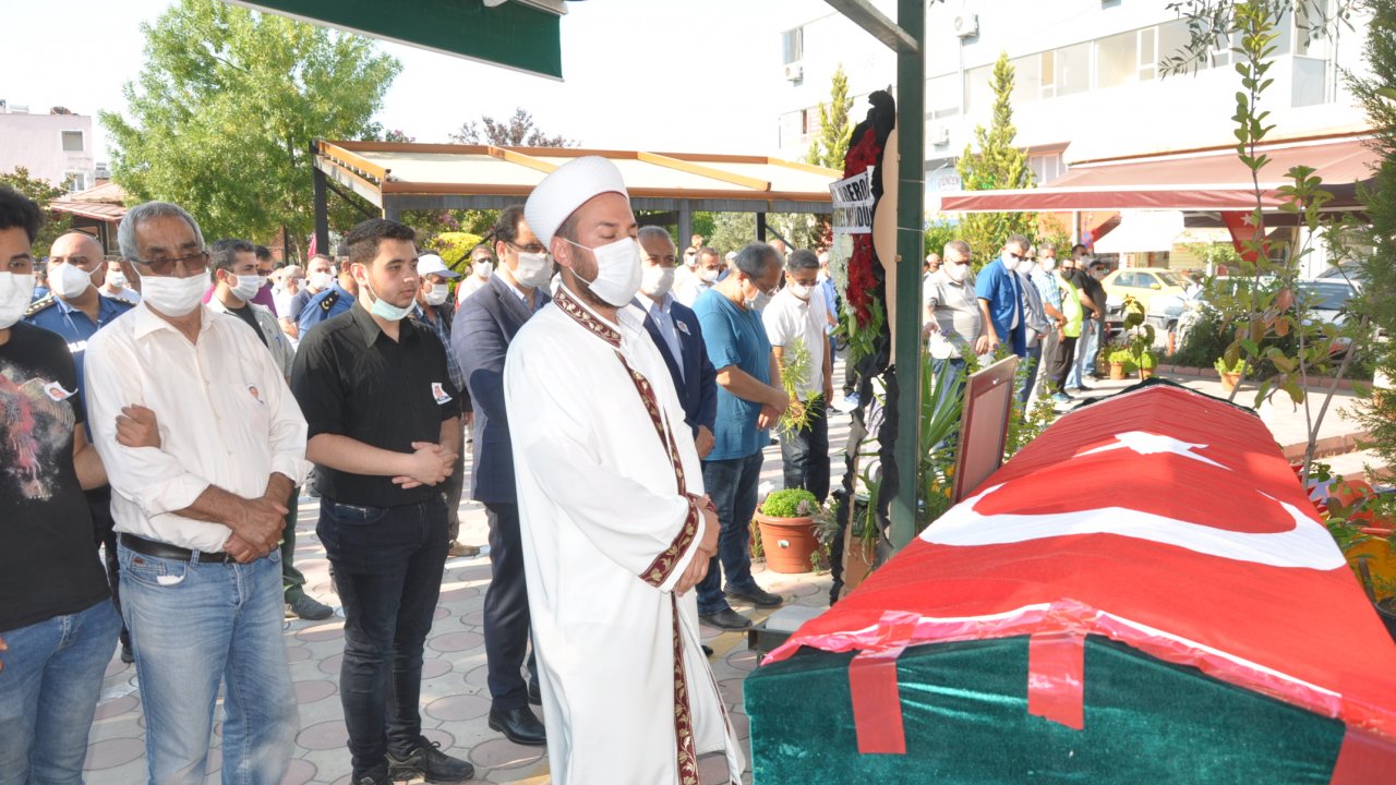 Vefat eden polis memuru toprağa verildi