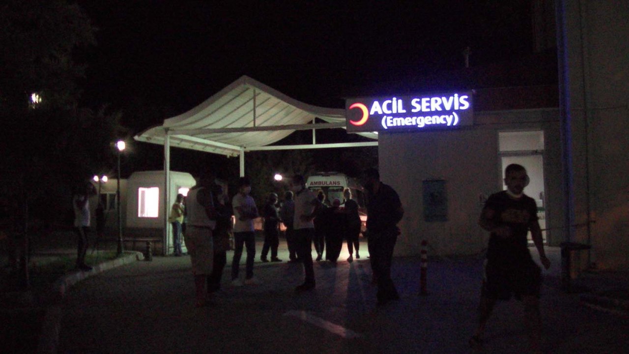 Otomobille motosiklet çarpıştı: 6 yaralı