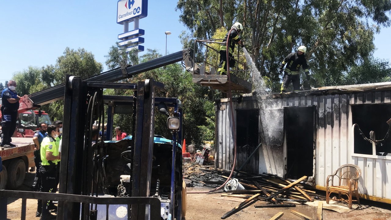 Marmaris'te konteyner yangını