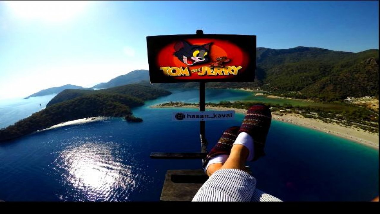 Gökyüzünde televizyon izledi