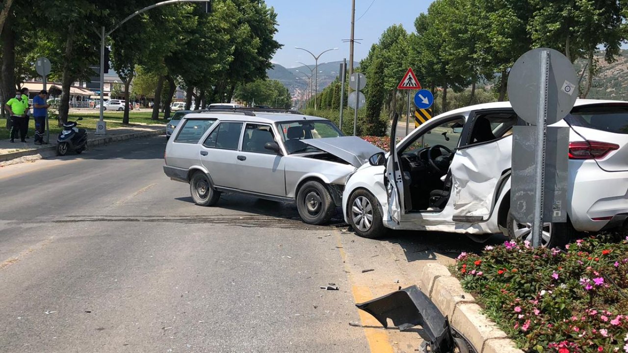 Muğla'da trafik kazası 3 yaralı