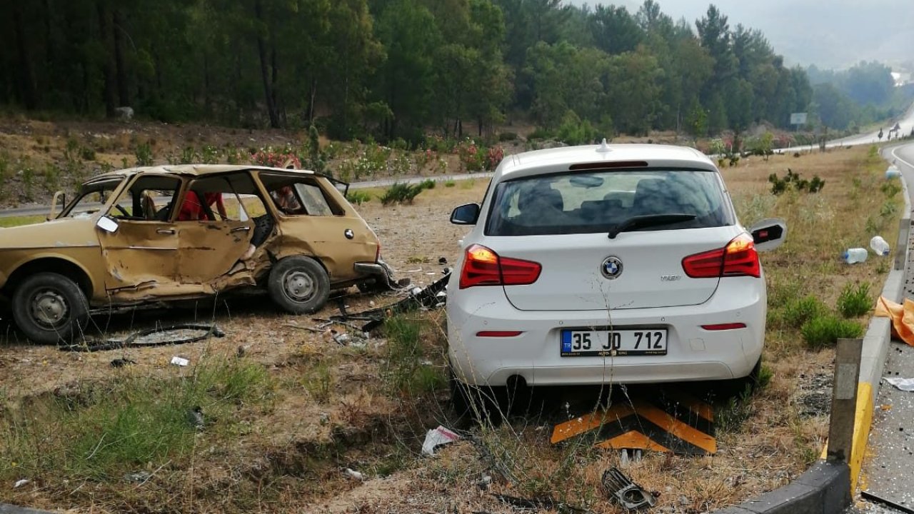 İki otomobil çarpıştı: 2 ölü, 1 yaralı