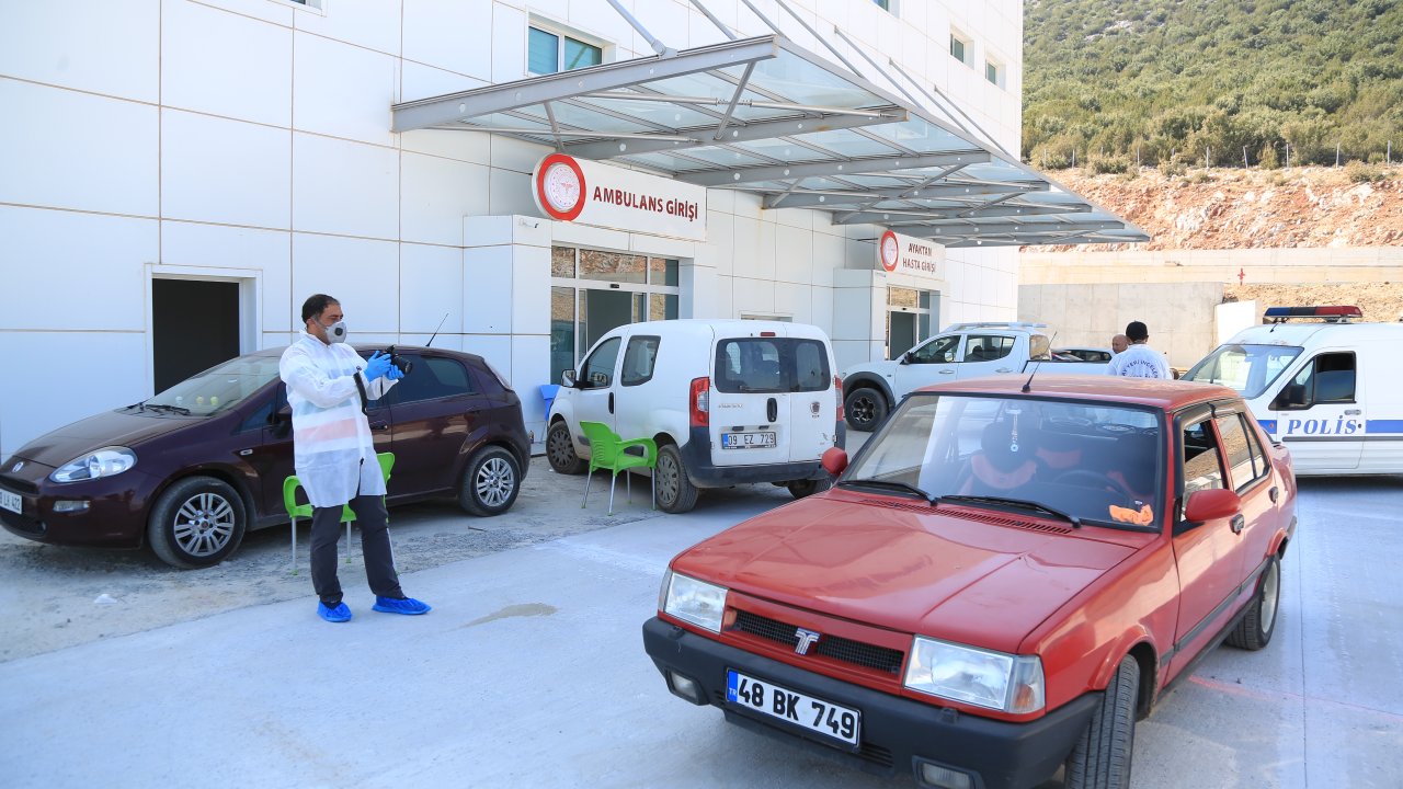 Hastanenin bekçisi, taşeron firma sorumlusunu silahla ağır yaraladı