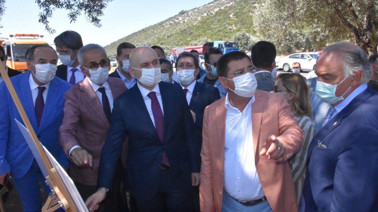 Ulaştırma ve Altyapı Bakanı Karaismailoğlu Muğla'da incelemelerde bulundu