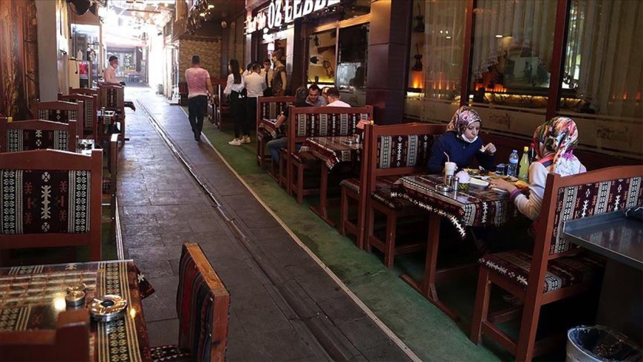 Lokanta, restoran, kafe, kıraathane, çay bahçesi gibi işletmelerin çalışma saati kısıtlamaları kaldırıldı