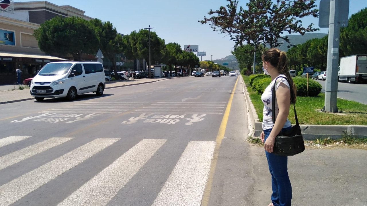 Tehlike saçan yaya geçidi isyan ettirdi