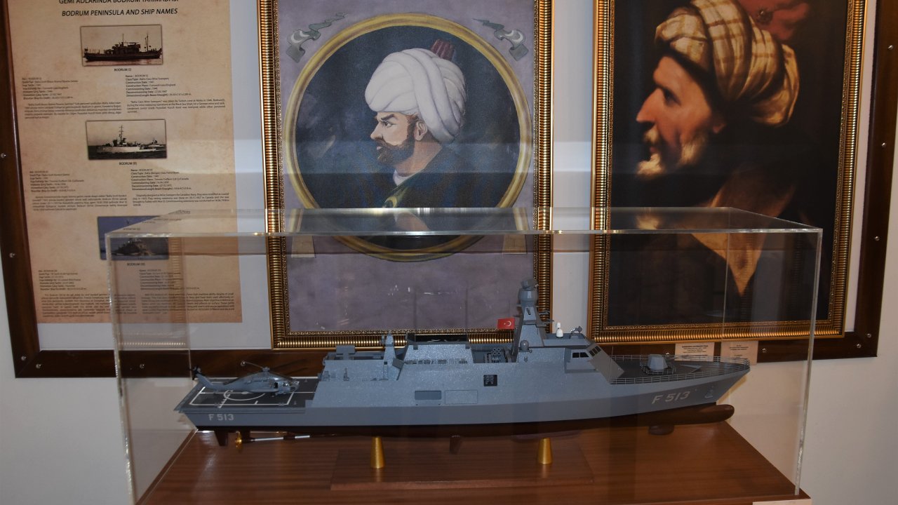 Deniz Kuvvetleri Komutanlığından Bodrum Deniz Müzesi'ne bağış