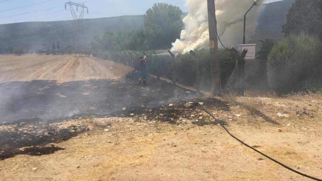 Elektrik direğinden çıkan yangın korkuttu