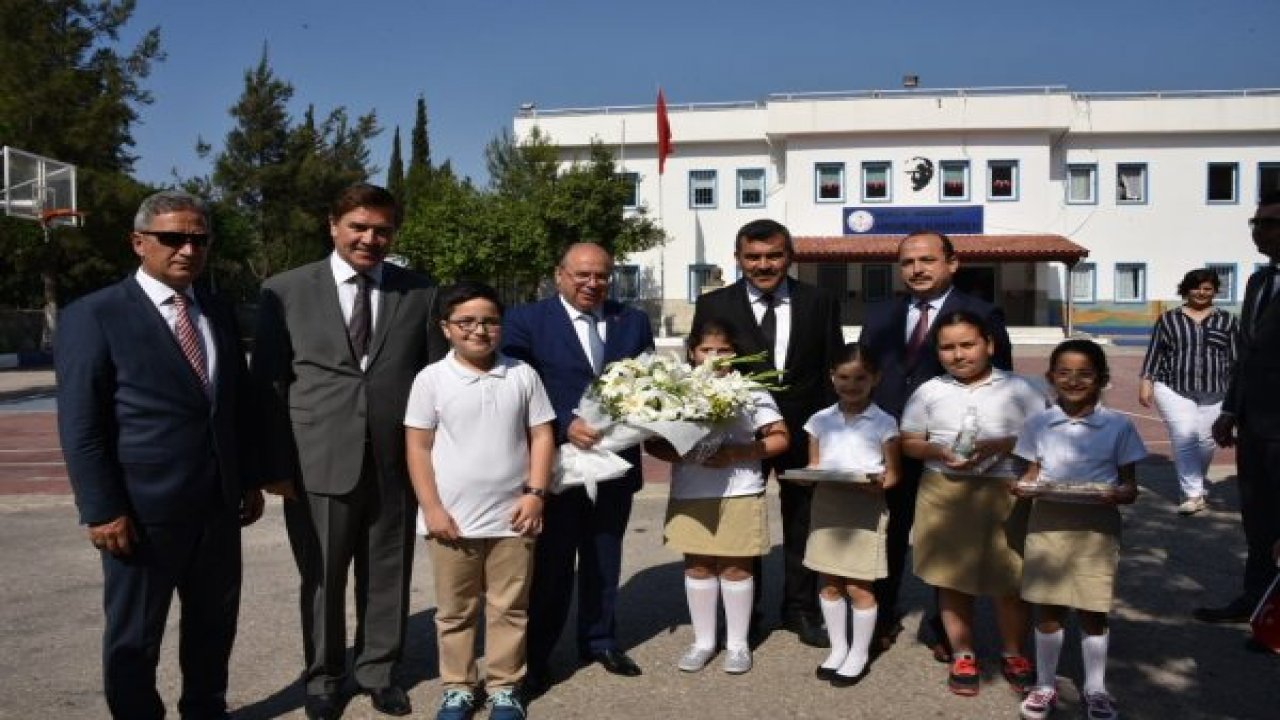 Vali Çiçek, Bodrum’da okul ziyaretinde bulundu