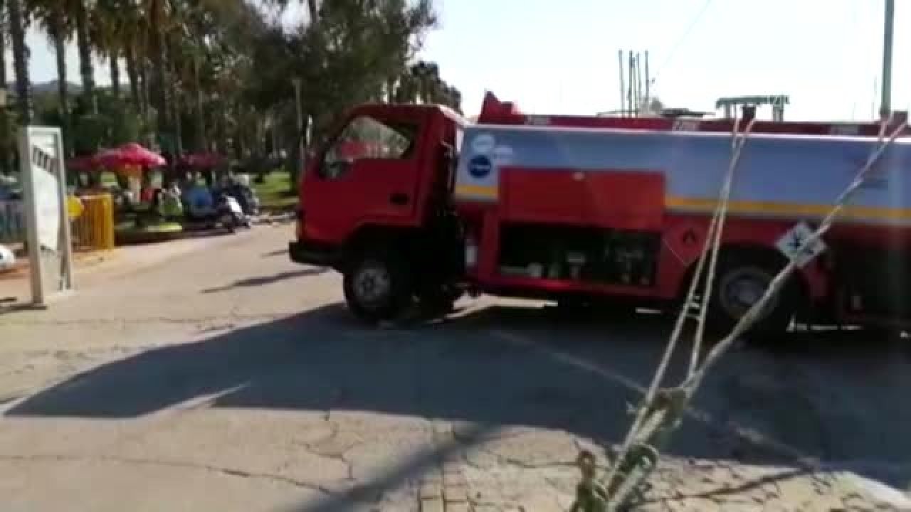 Bodrum'da denize düşmek üzere olan akaryakıt tankeri kurtarıldı