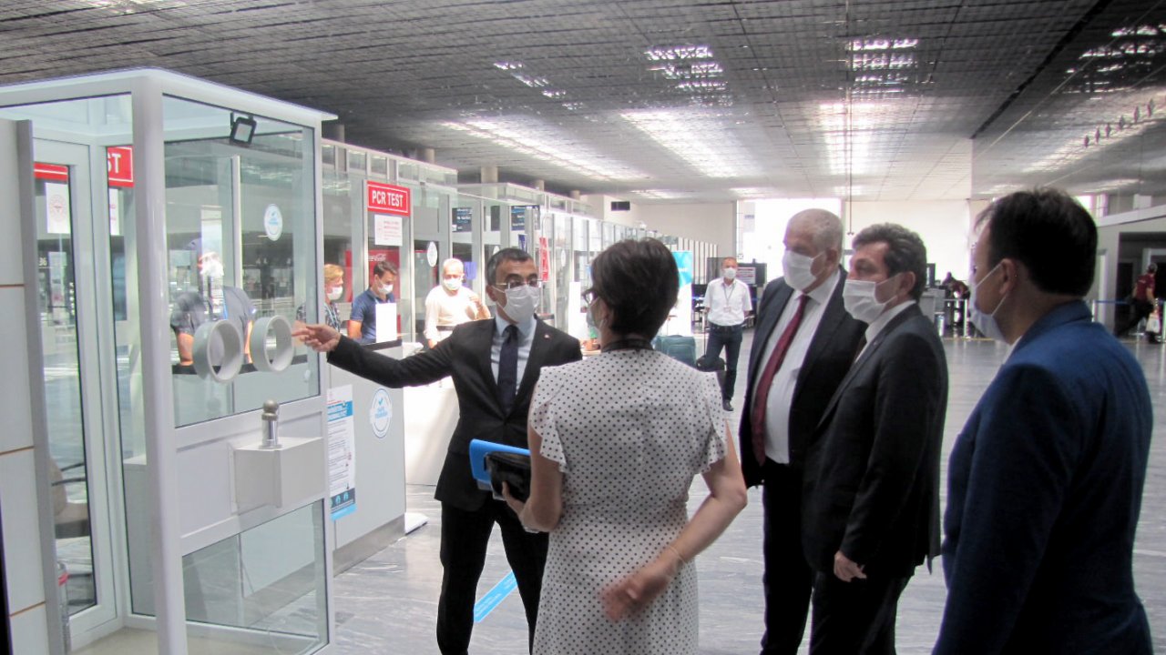 Muğla Valisi Tavlı'dan ildeki havalimanlarında koronavirüs denetimi