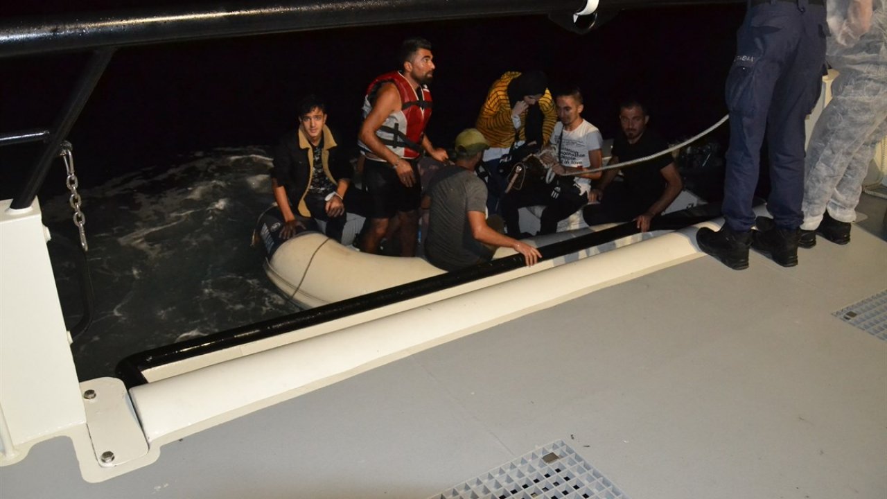 Türk kara sularına itilen 7 sığınmacı kurtarıldı