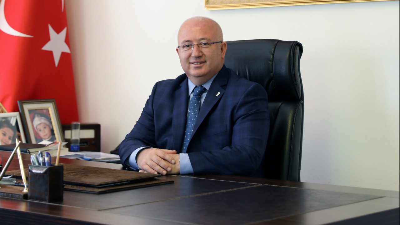 Başkan Gümüş, “30 Ağustos Ulusal Egemenliğe Dayanan Bir Destandır”