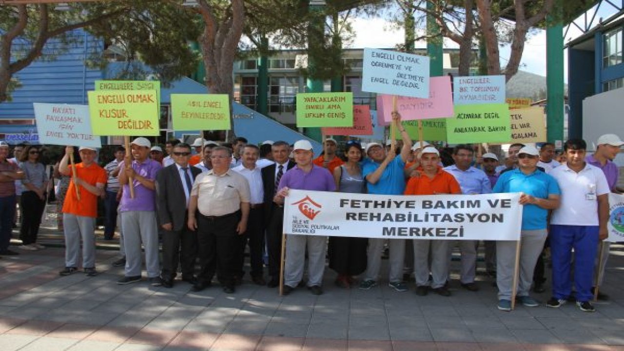 Fethiyeli engellilerden anlamlı yürüyüş