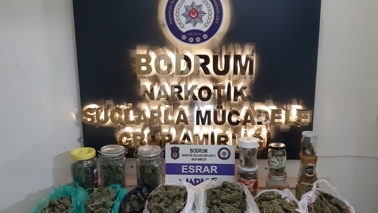 3 kilo 700 gram esrar ele geçirildi