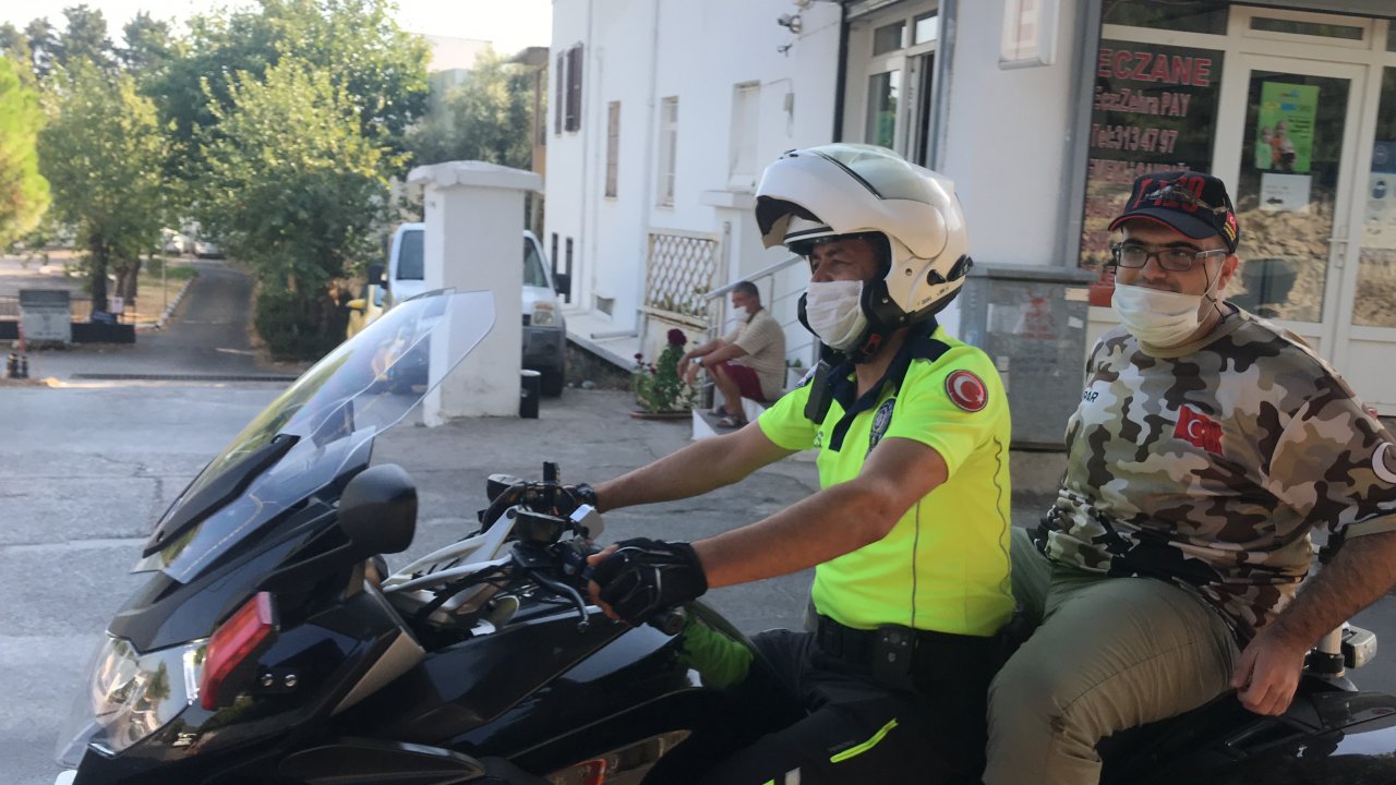 Bodrum'da zihinsel engelli Aypar'a polisten doğum günü sürprizi