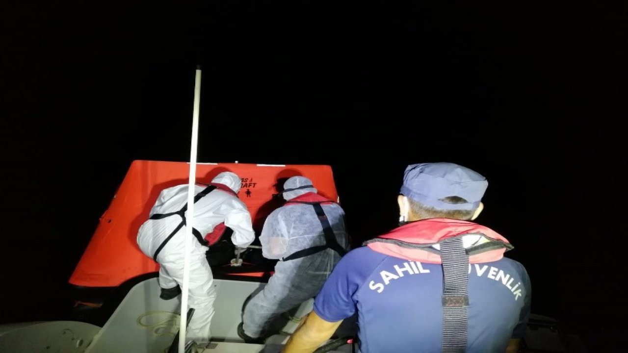 Türk kara sularına itilen yabancı uyruklu 9 kişi kurtarıldı