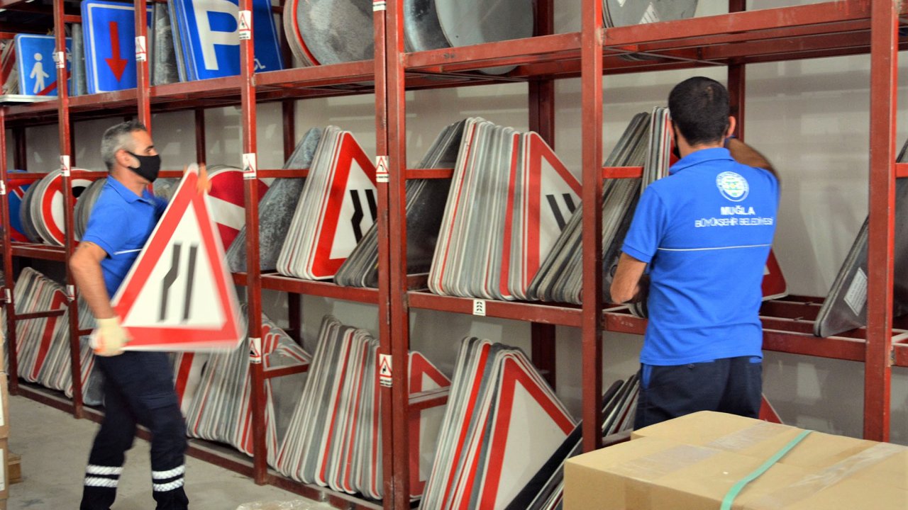 Trafik Levhaları değiştirildi