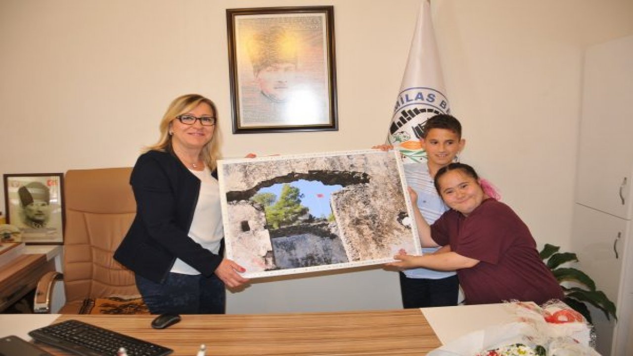 Milaslı engelli öğrencilerden anlamlı hediye