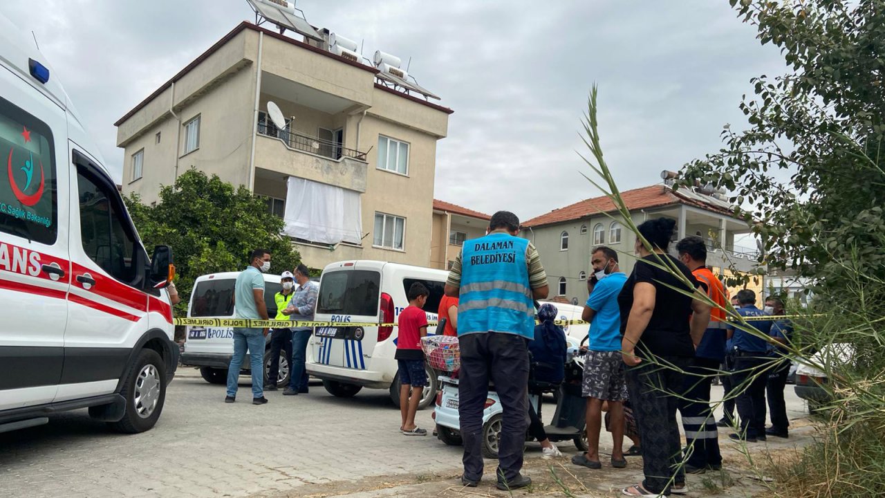 Bir kişi boşanma aşamasında olduğu karısını öldürüp intihar etti